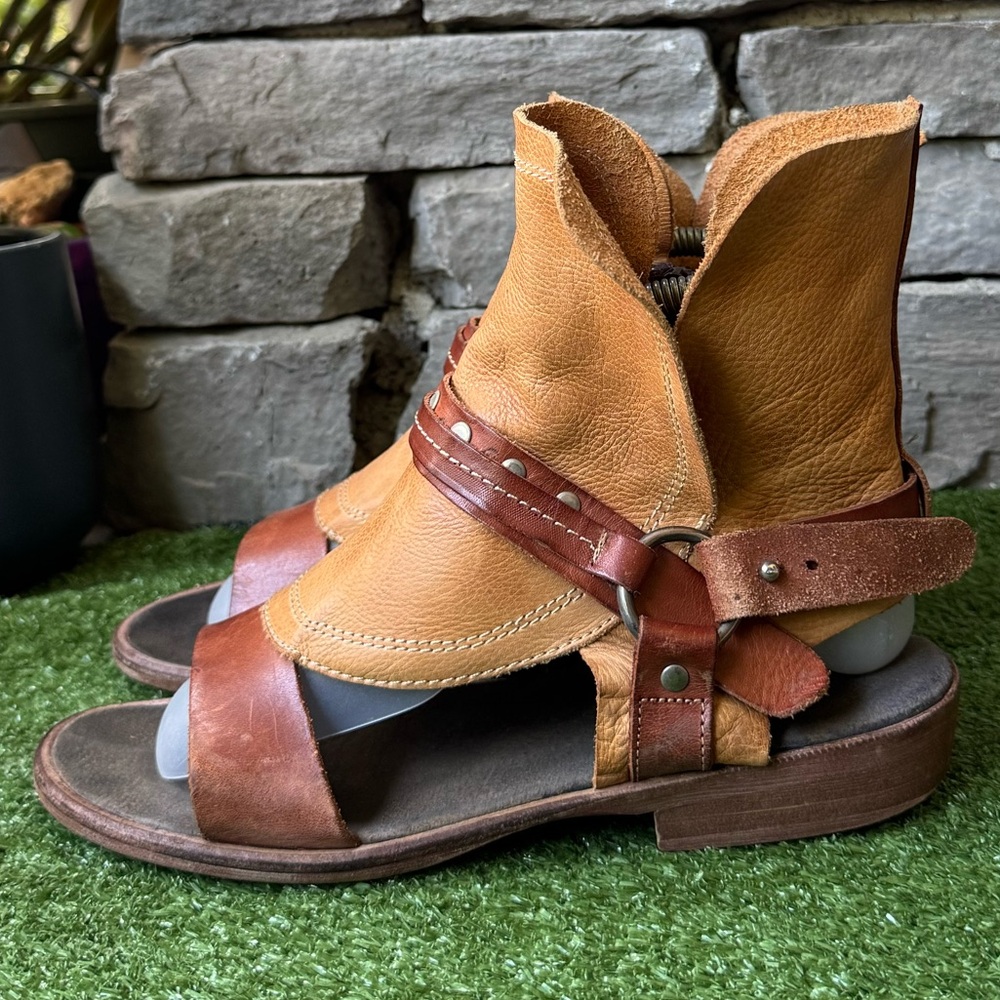 Free People Tan and Brown Leather Sandals Size 38 EU